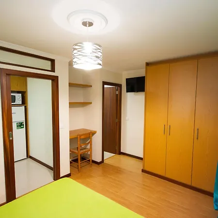 Residencial Πανσιόν 2*